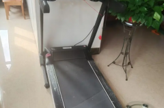 我家有一台8成新的跑步机，需要转让，要搬家，带不了