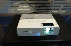 全新投影仪388包邮,二手投影机送投影幕投影仪